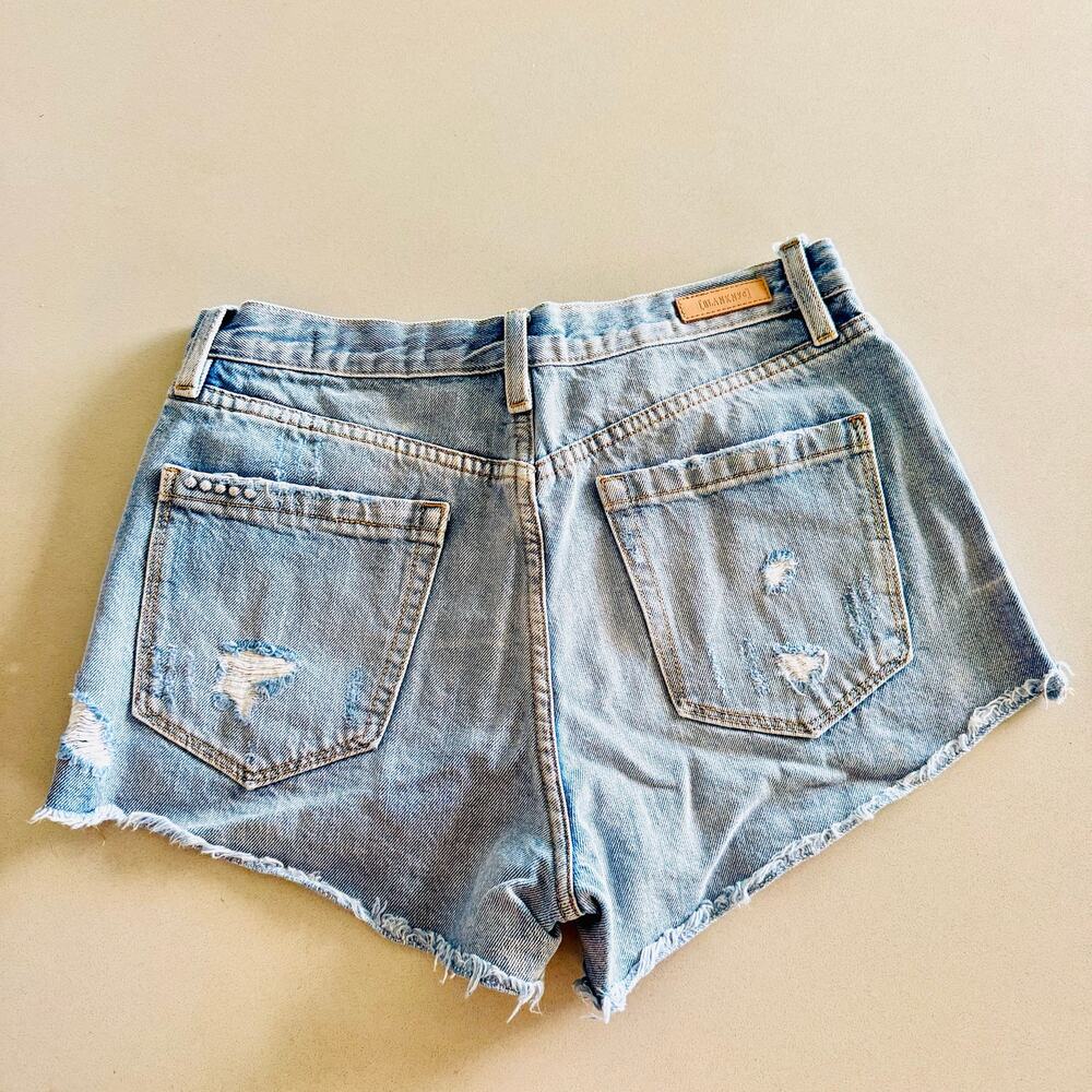 ANTHROPOLOGIE BLANKNYC Distressed Light Wash Blue Denim $88 Cutoffs Shorts 27 - Picture 6 of 13